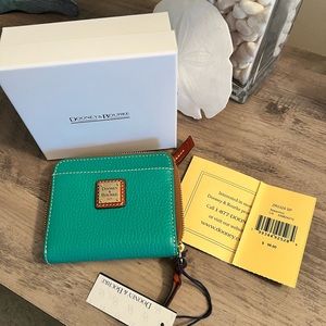 Dooney and Bourke Wallet NWT